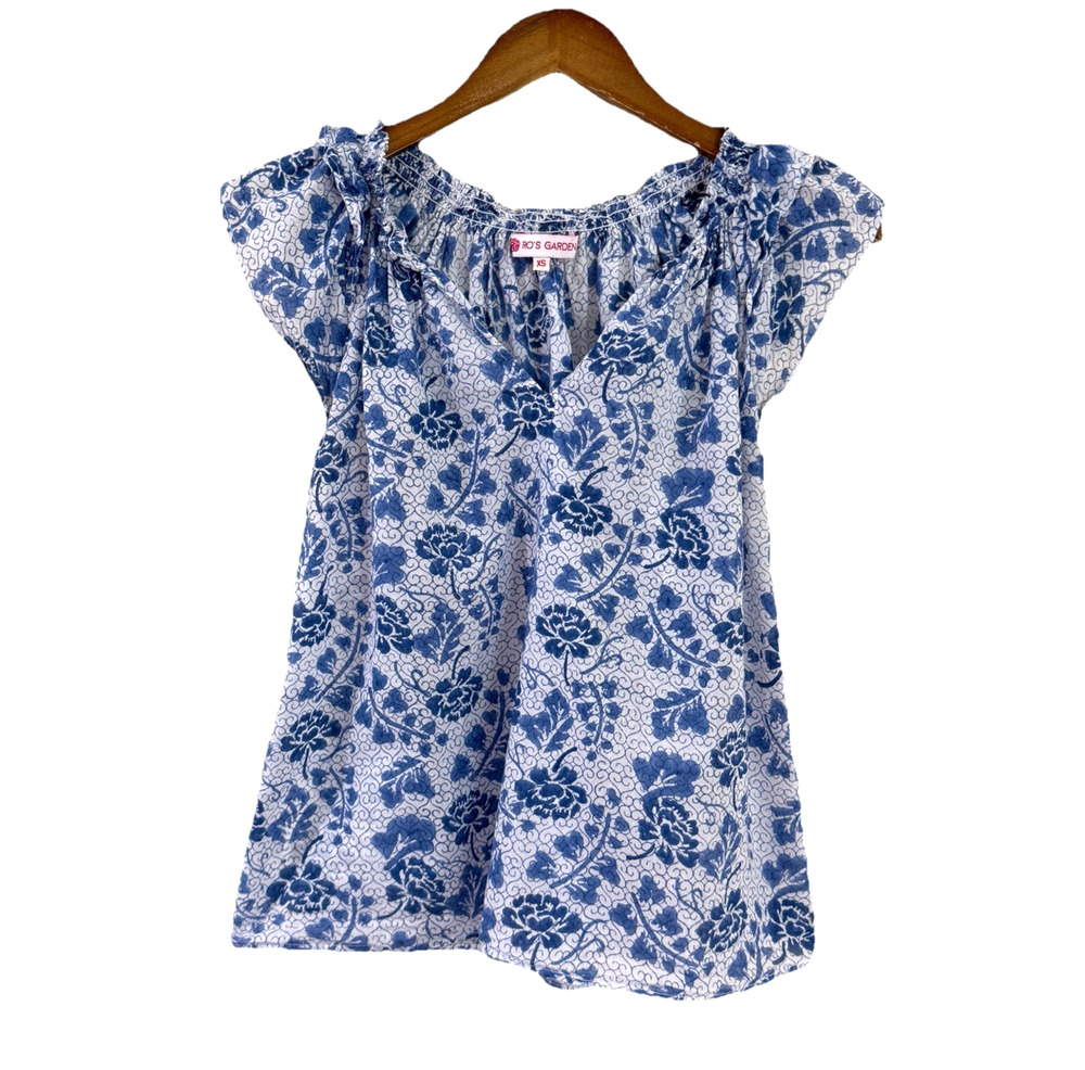 RO’S GARDEN Blue Floral Ruffled Flutter Sleeve Blouse Top XS Smocked V-Neck Boho